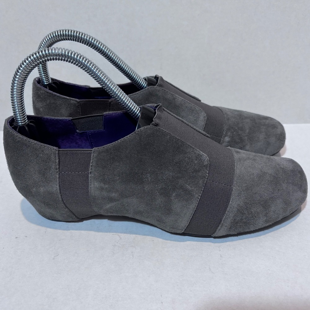 Vaneli Women's Gray Suede Elastic Slip-On Comfort Shoes‎ Size 7.5 M Casual